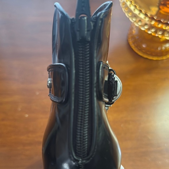 Via Spiga for Neiman Marcus Ankle Boots with Sleek Design - Picture 13 of 13